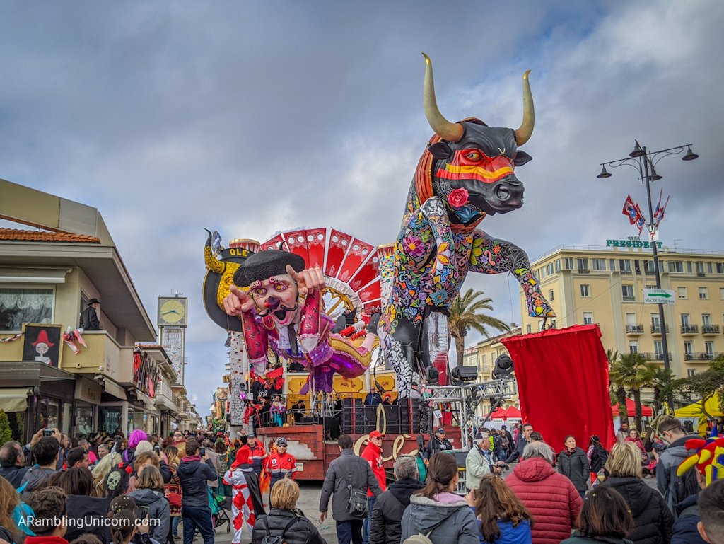  The Carnival celebrations in Viareggio