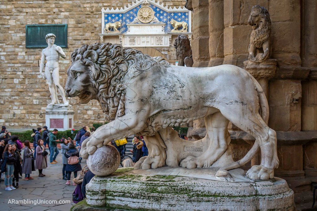 Florence 4 day itinerary: Medici Lion statue in the Loggia of the Lanzi