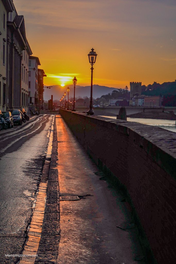 Florence 4 day itinerary: Sunrise along the Arno River