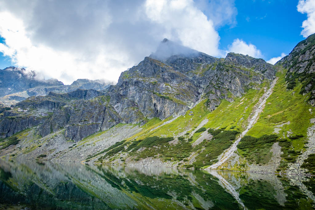 Czarny Staw with KoÅ›cielec Mountain in the background, one of the best hikes in Zakopane