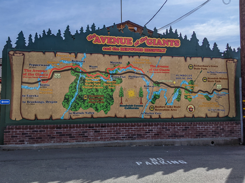 Large roadside map of the Avenue of Giants and Redwood Highway