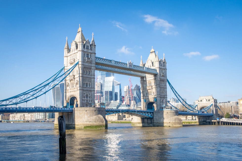 Queenâ€™s Walk: Discover London With A Stroll Along The Stunning Southbank